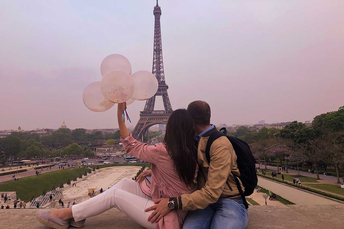 zaljubljeni par u parizu