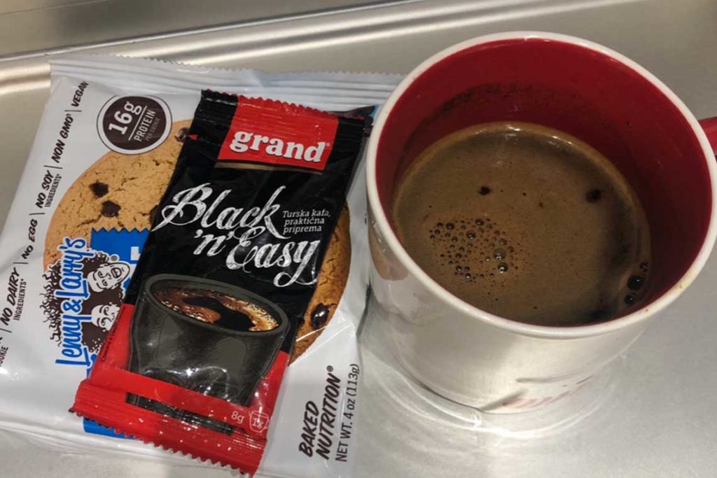 grand kafa u avionu